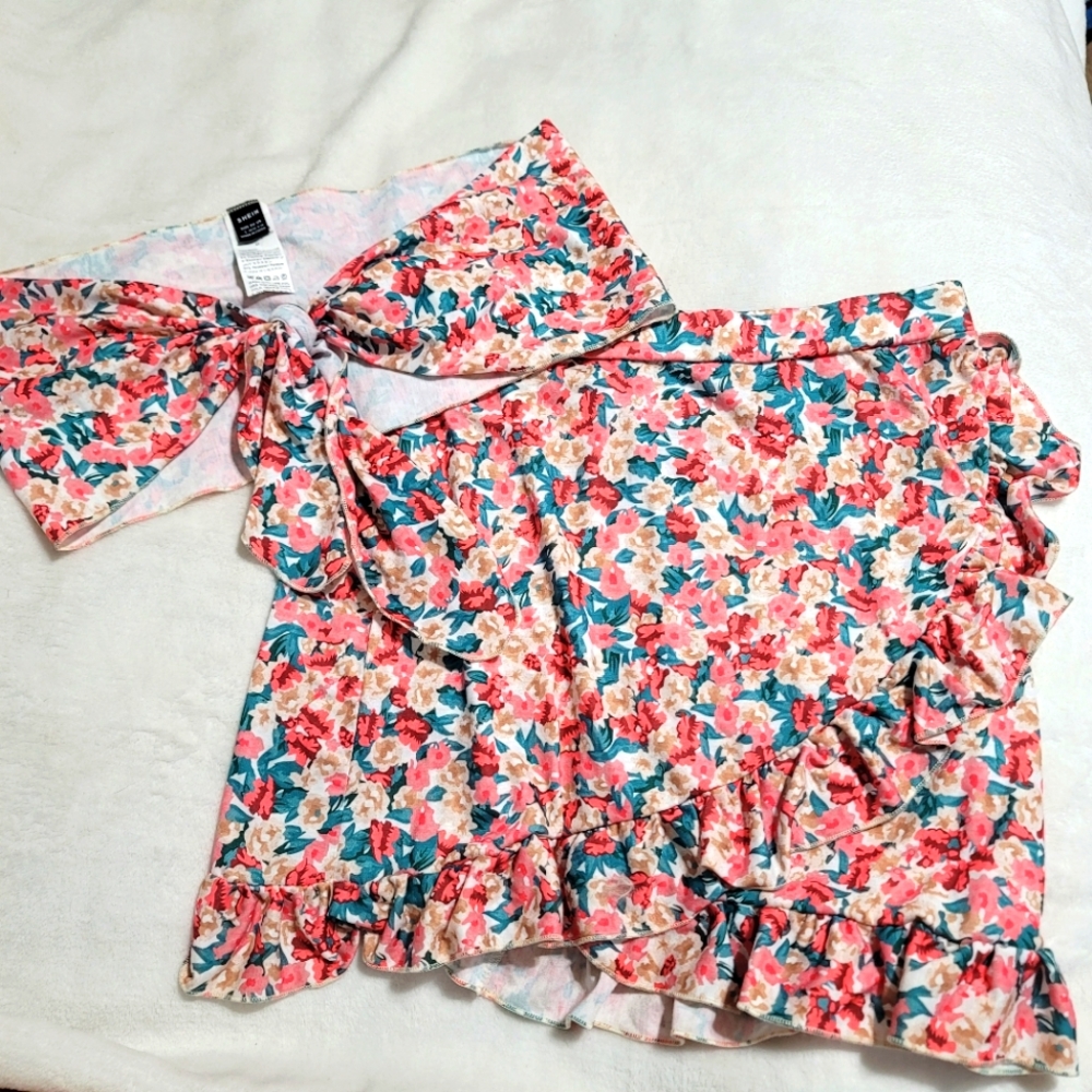 SHEIN‎ Multicolor Floral Knot Top And Skirt Large Floral